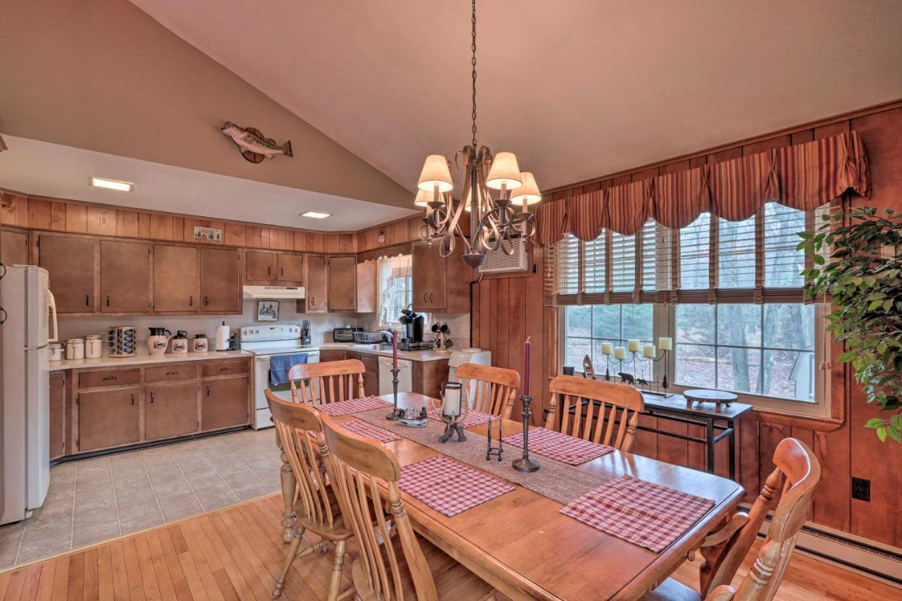 Poconos Home With Game Room Walk To Lake Harmony! Exterior photo